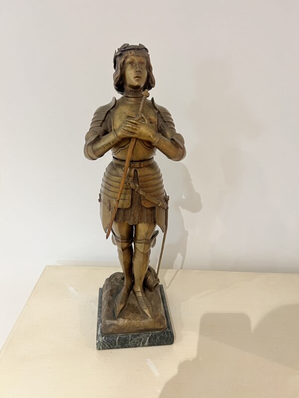 O. Ruffony, sculpture en bronze Jeanne d'arc en armure sur socle en marbre vert portor, fin XIXe