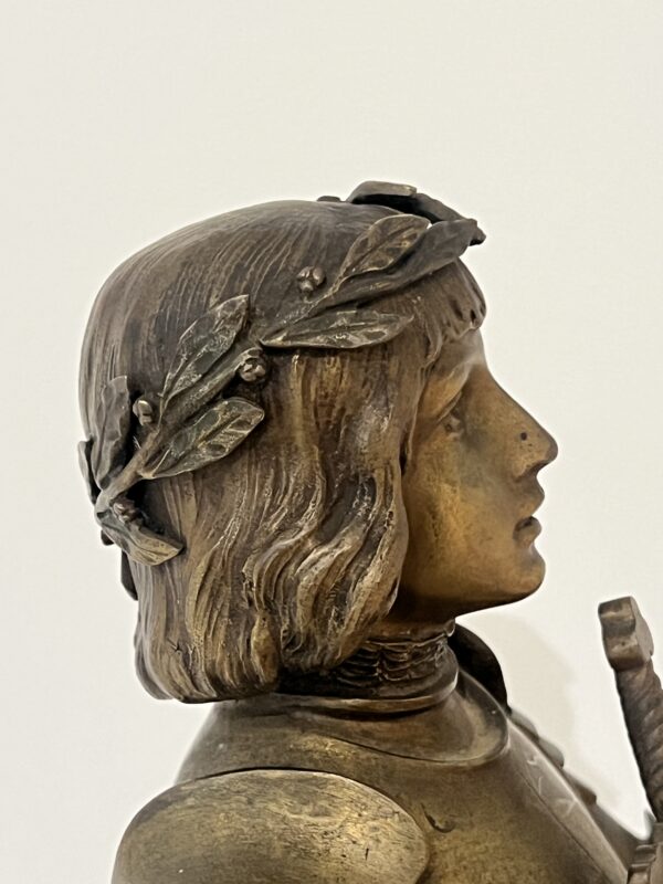O. Ruffony, sculpture en bronze Jeanne d'arc en armure sur socle en marbre vert portor, fin XIXe