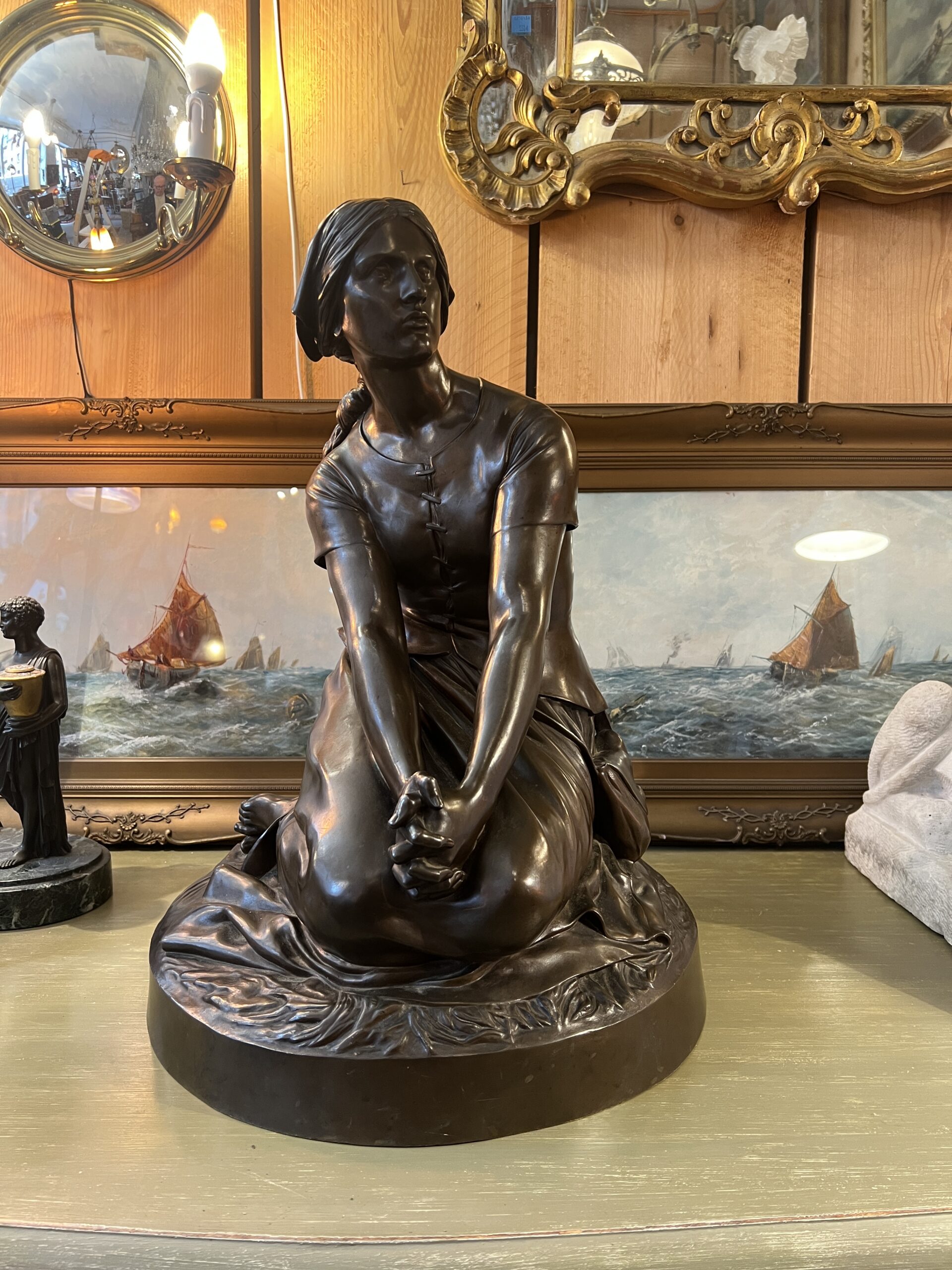 Belle sculpture en bronze représentant Jeanne d'arc assise, par Chapu, Barbedienne et Collas, 57 cm