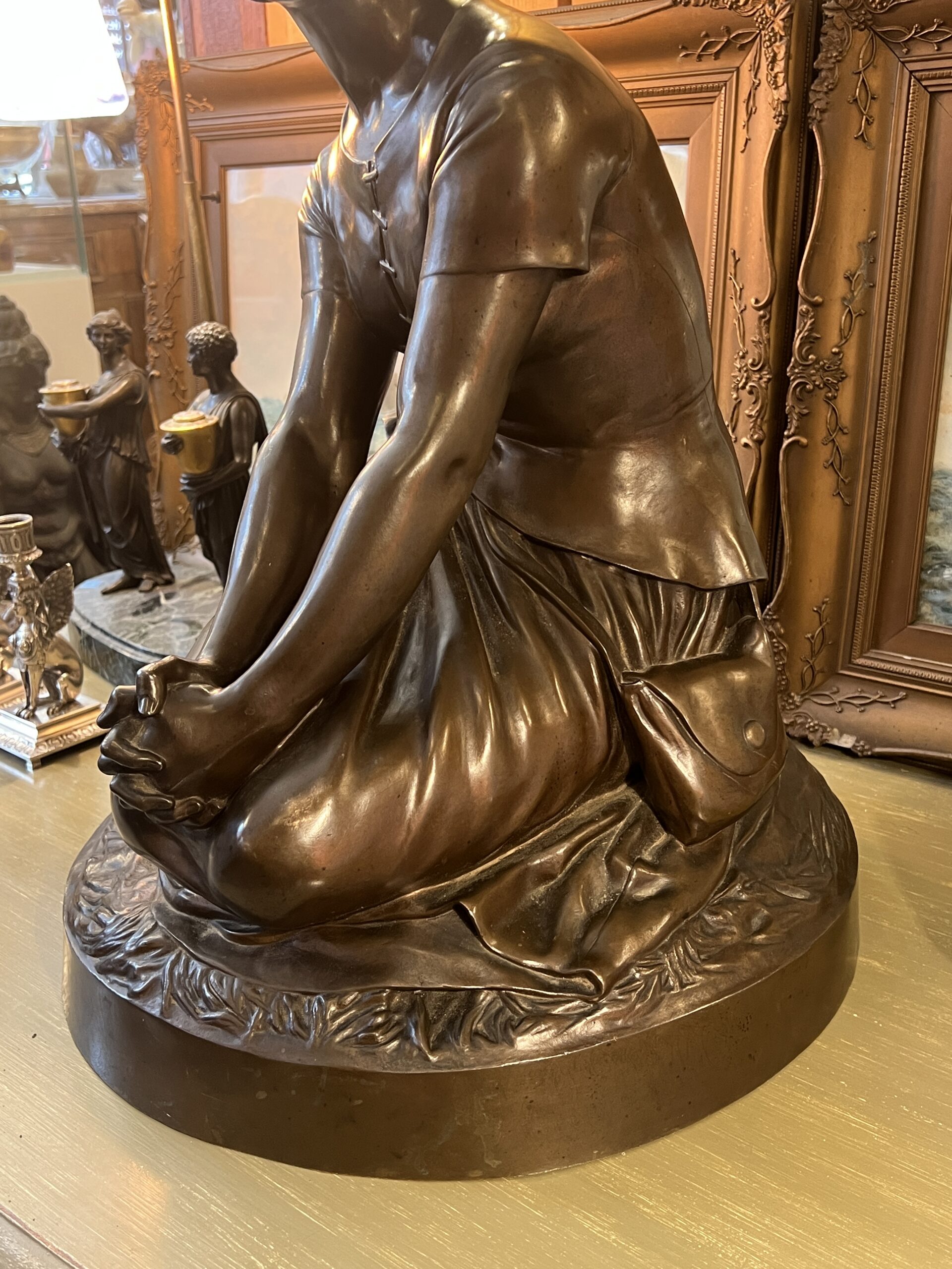 Belle sculpture en bronze représentant Jeanne d'arc assise, par Chapu, Barbedienne et Collas, 57 cm