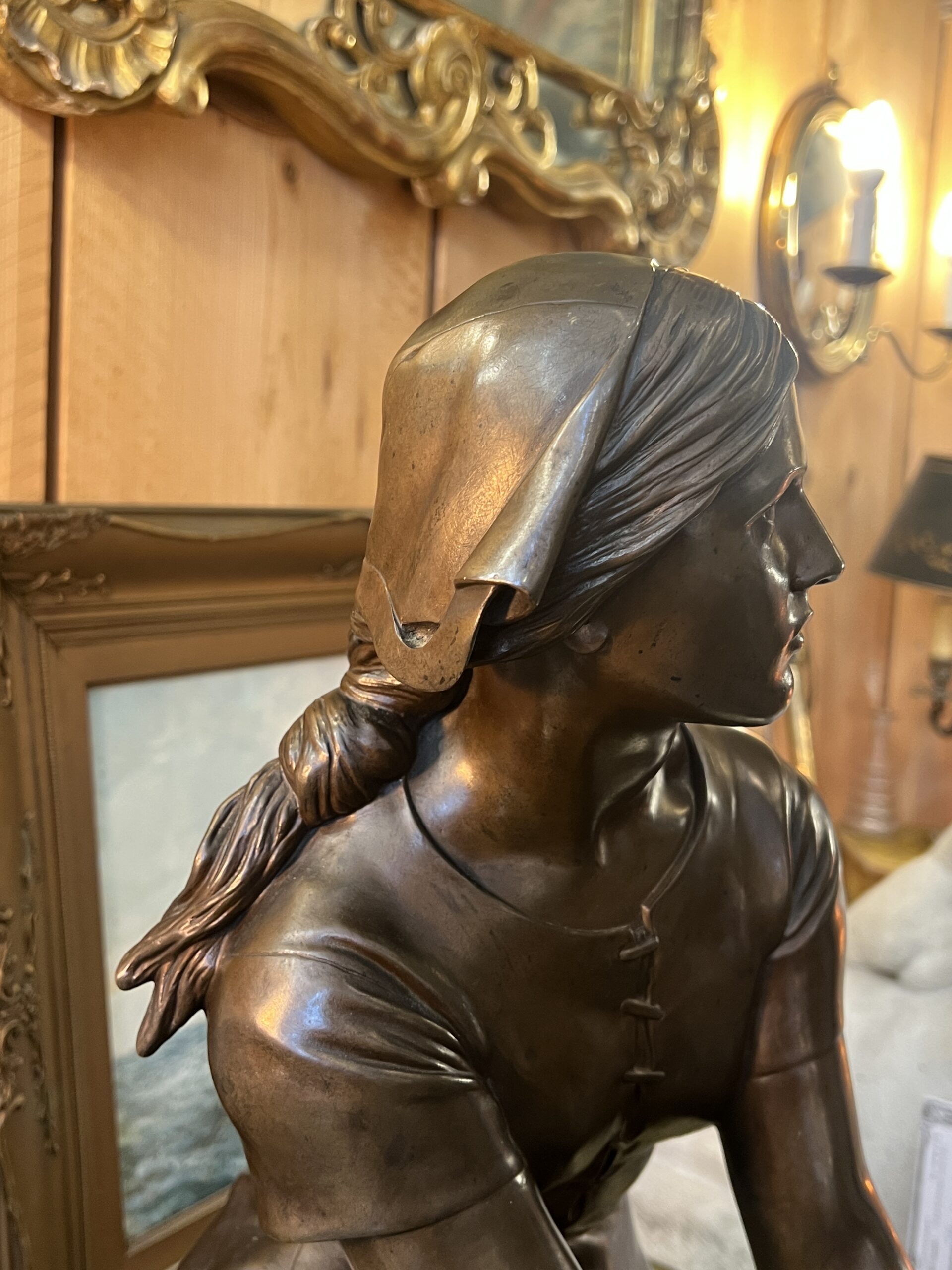 Belle sculpture en bronze représentant Jeanne d'arc assise, par Chapu, Barbedienne et Collas, 57 cm – Image 13