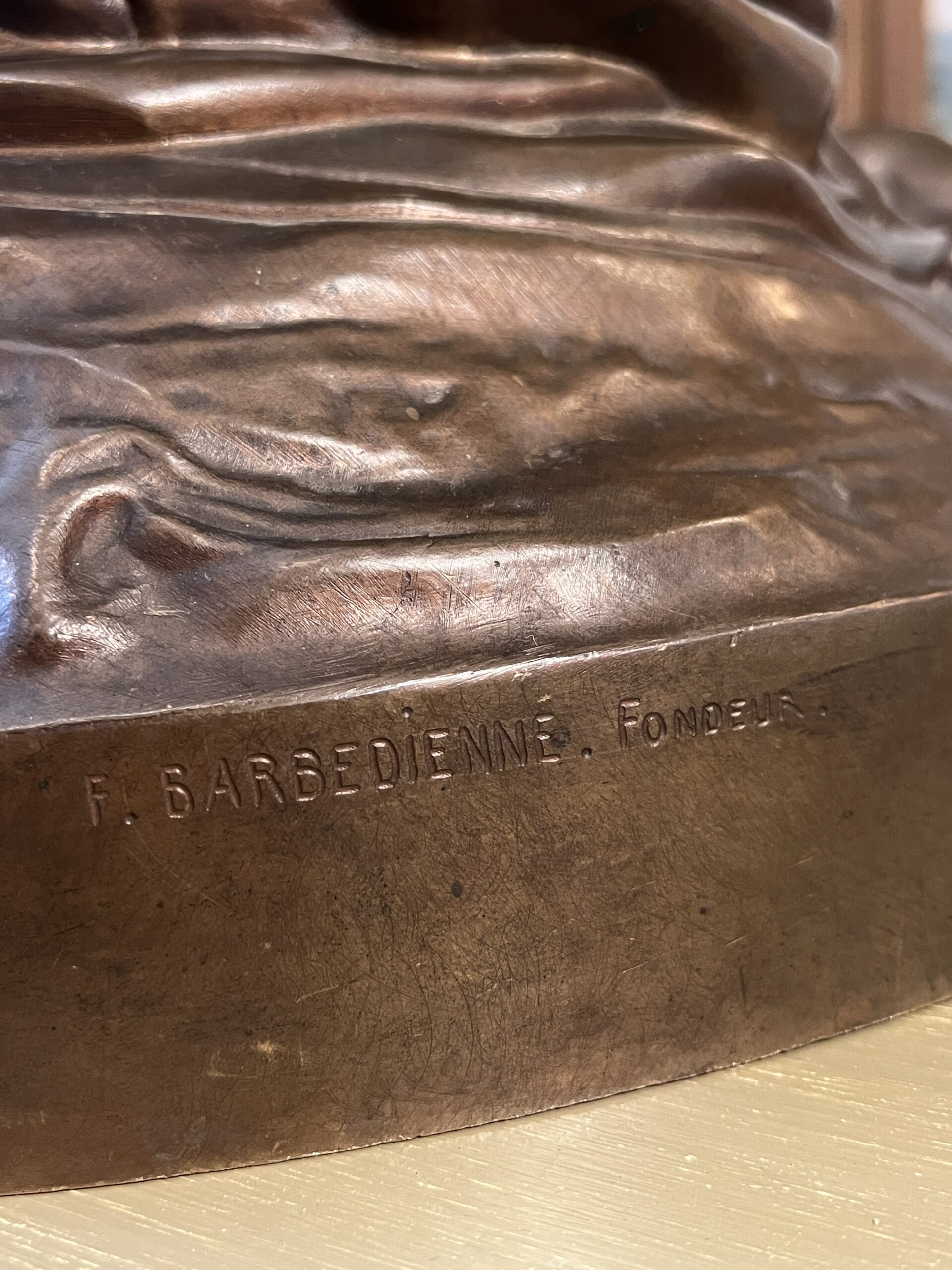 Belle sculpture en bronze représentant Jeanne d'arc assise, par Chapu, Barbedienne et Collas, 57 cm – Image 21