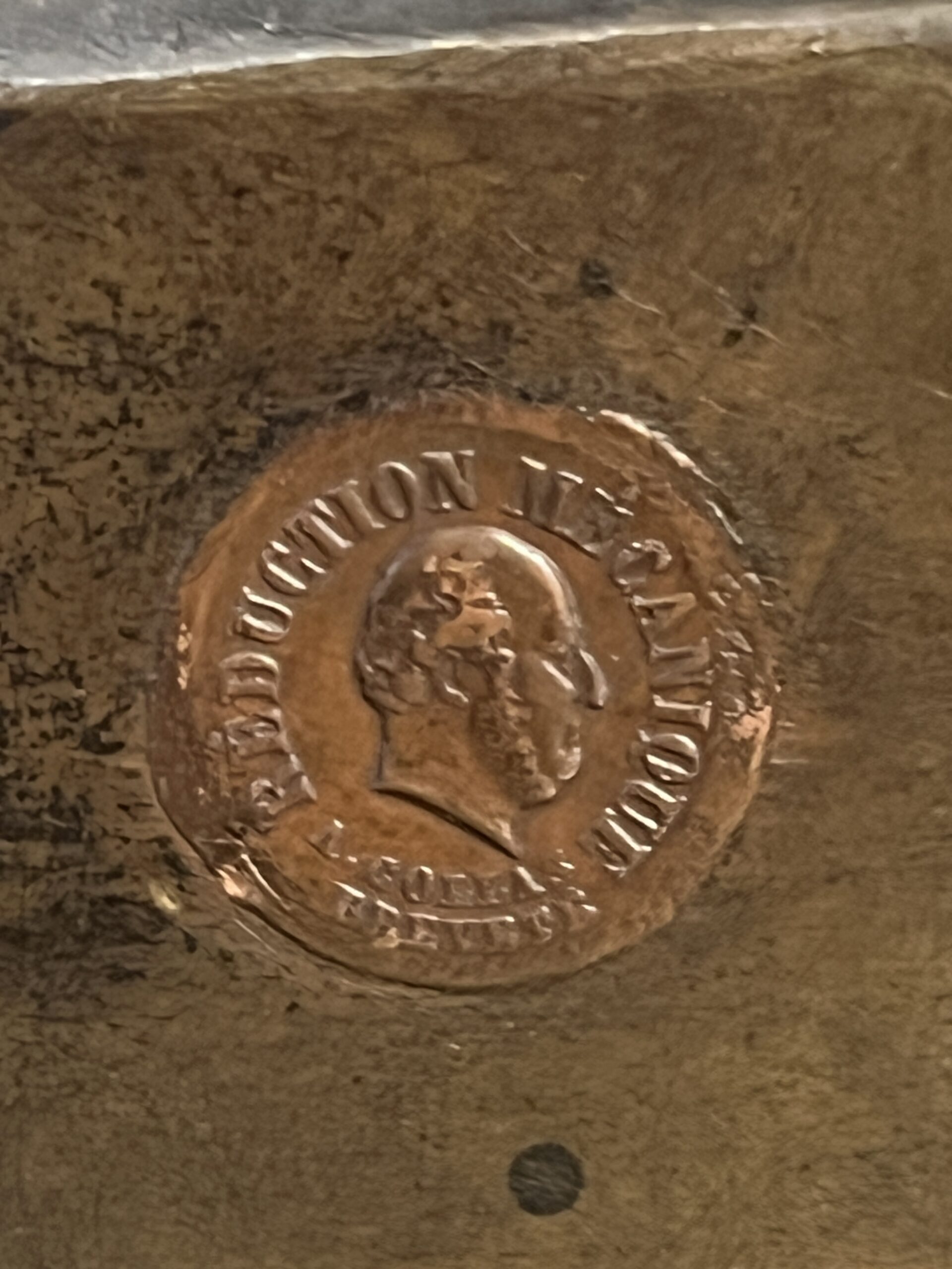 Belle sculpture en bronze représentant Jeanne d'arc assise, par Chapu, Barbedienne et Collas, 57 cm