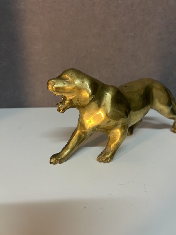 Sculpture d'un tigre en bronze ou laiton doré des années 1970, fabrication Française