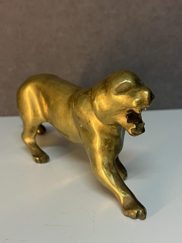 Sculpture d'un tigre en bronze ou laiton doré des années 1970, fabrication Française