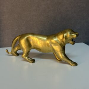 Sculpture d'un tigre en bronze ou laiton doré des années 1970, fabrication Française
