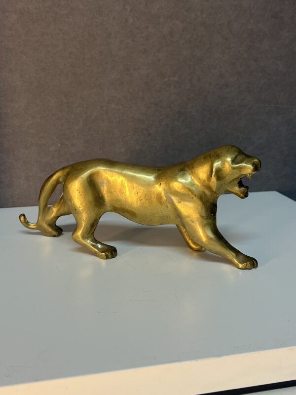 Sculpture d'un tigre en bronze ou laiton doré des années 1970, fabrication Française