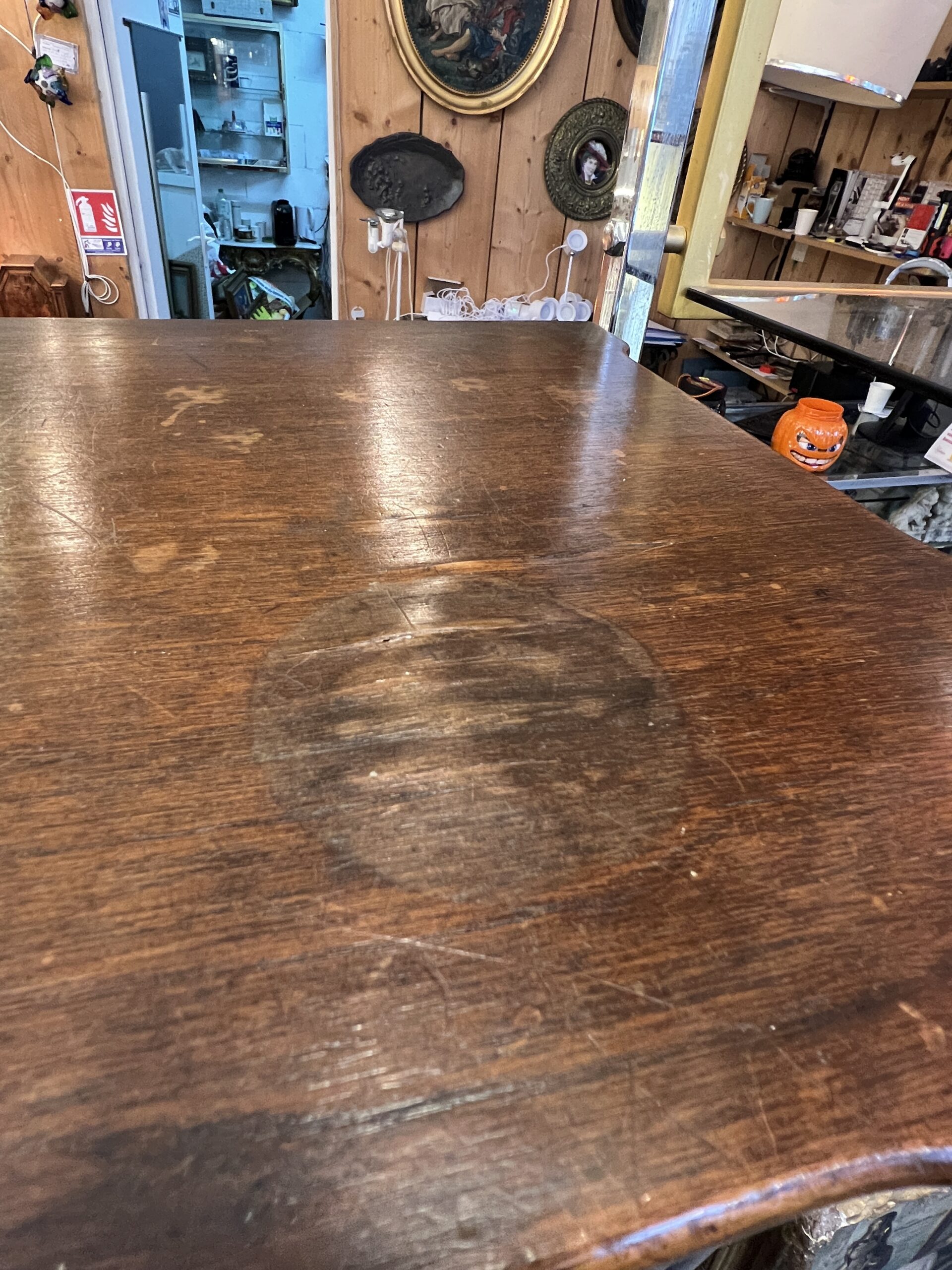 Très belle vitrine bibliothèque art nouveau en noyer sculpté, Camille Gauthier, vers 1900