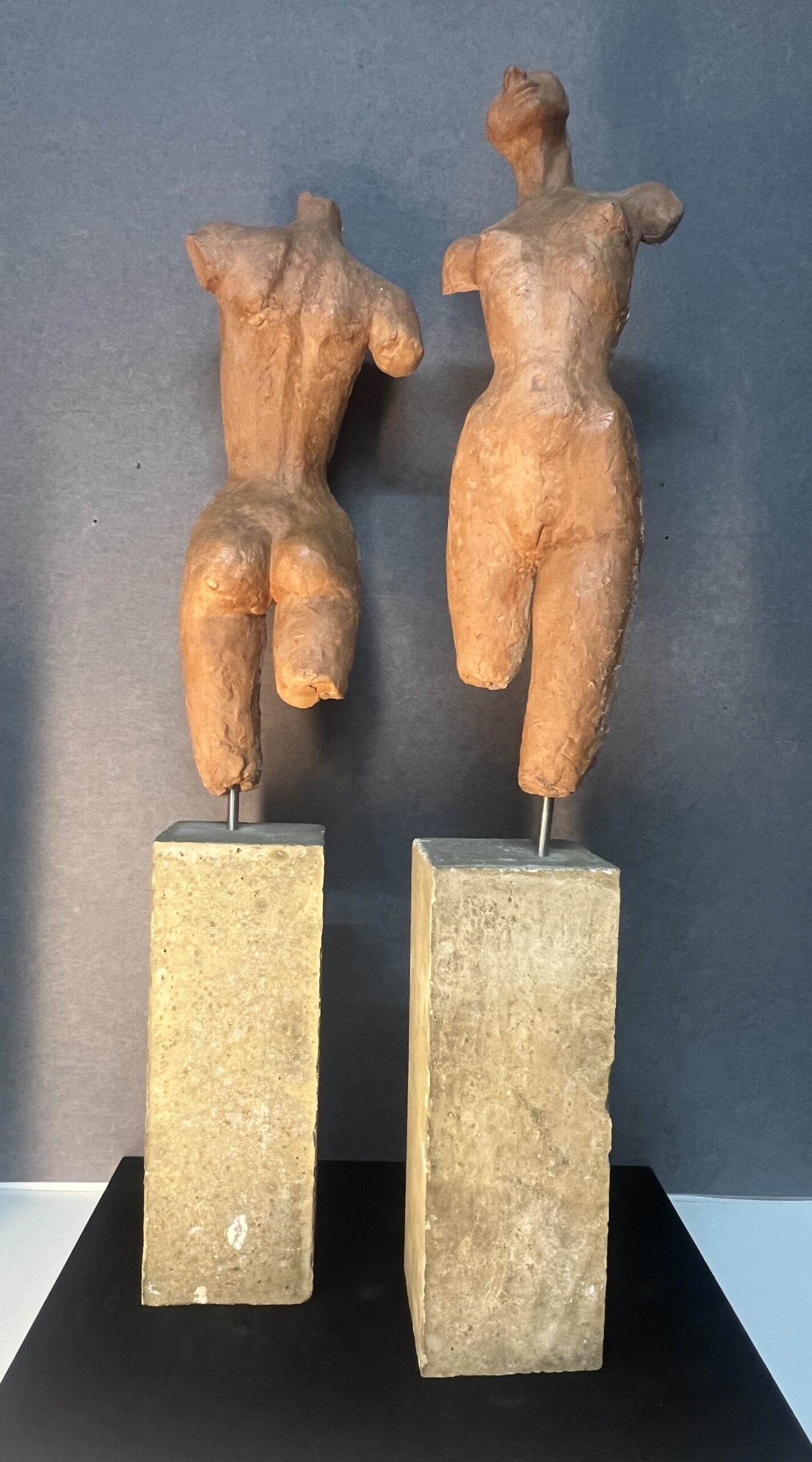 Paire de sculptures en terre cuite signées Irénée Duriez (1950) – Élégance