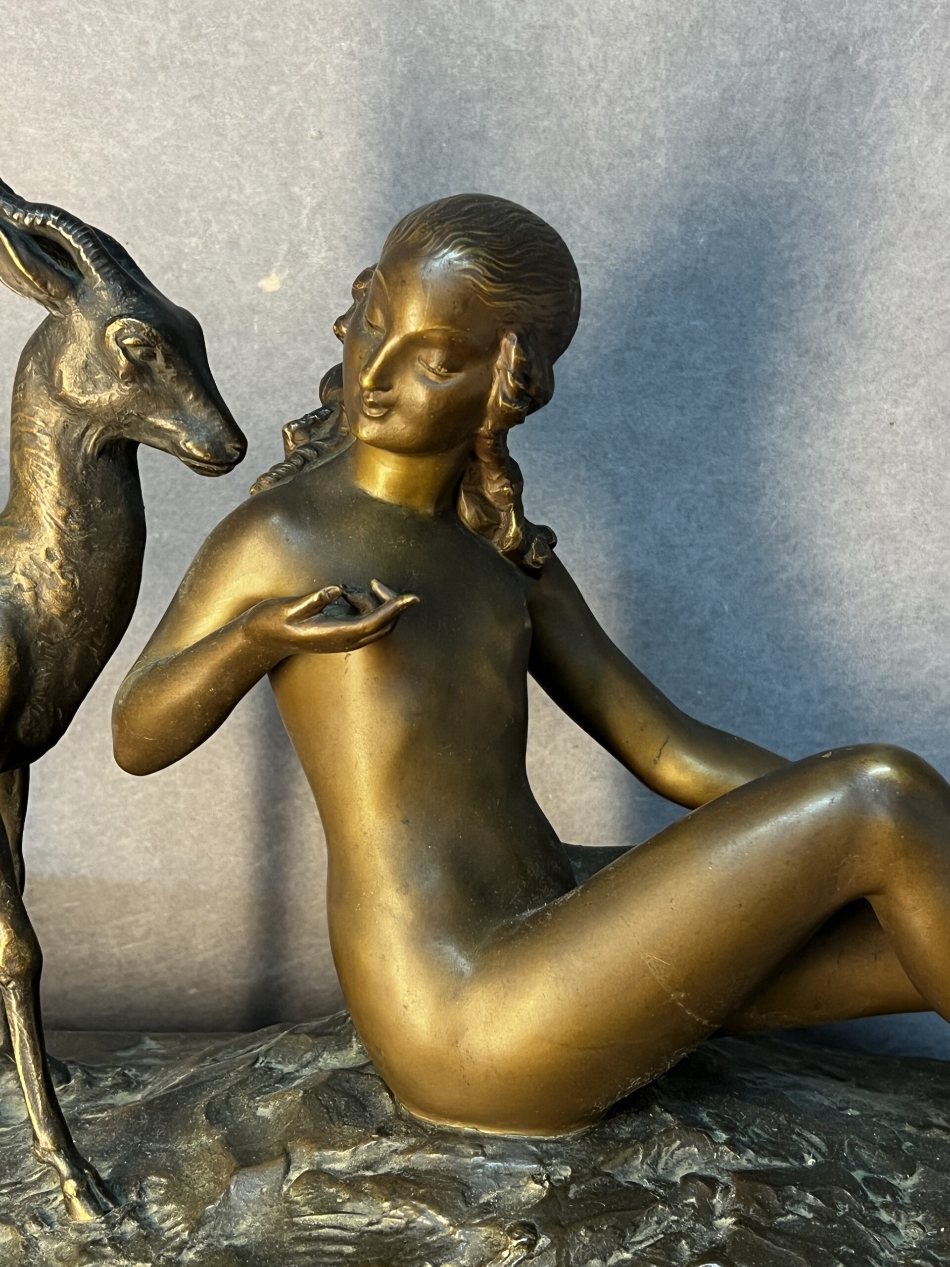 Sculpture statuette en bronze signée de René Papa, élégance Art déco et poésie animalière