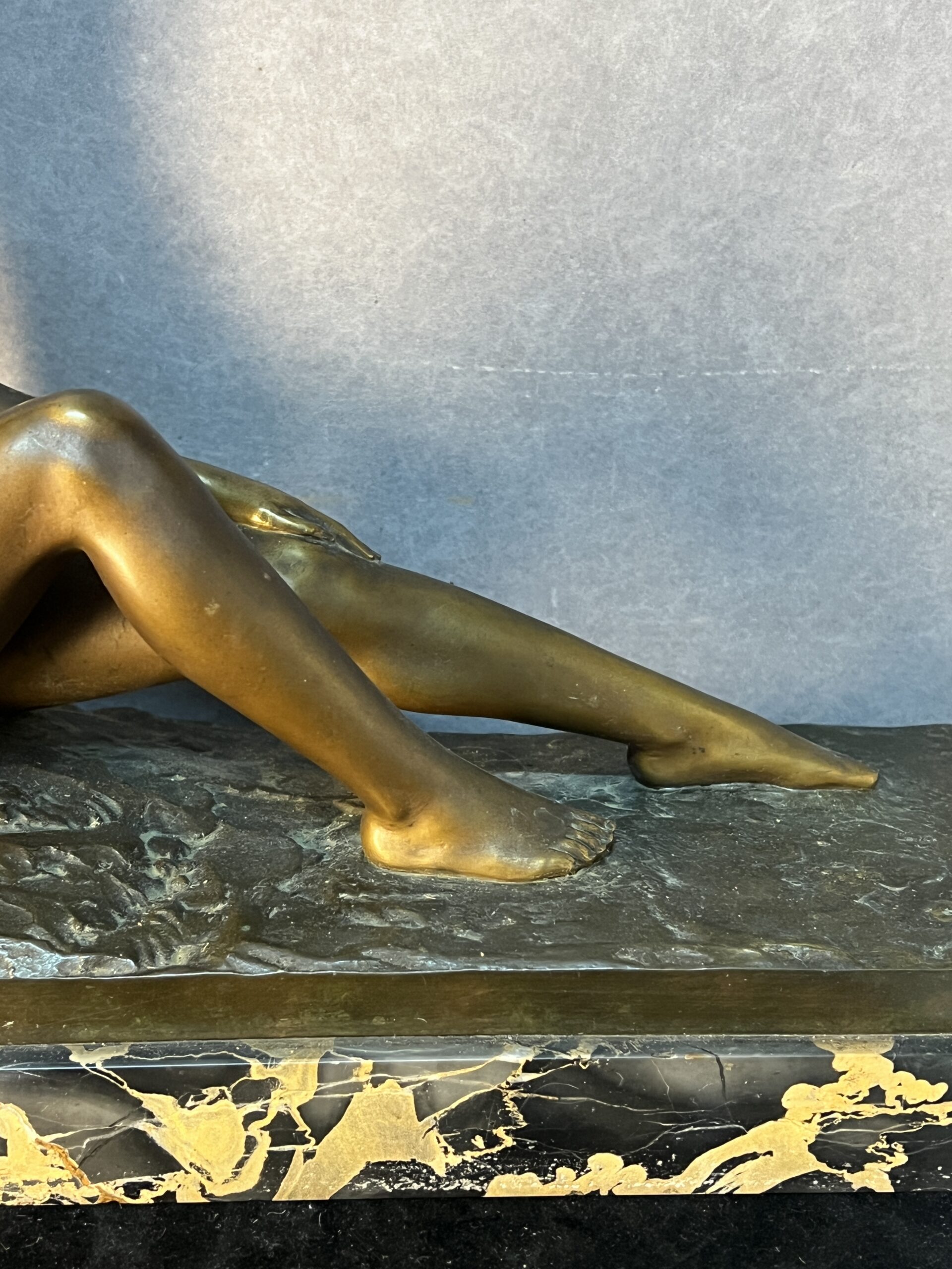 Sculpture statuette en bronze signée de René Papa, élégance Art déco et poésie animalière