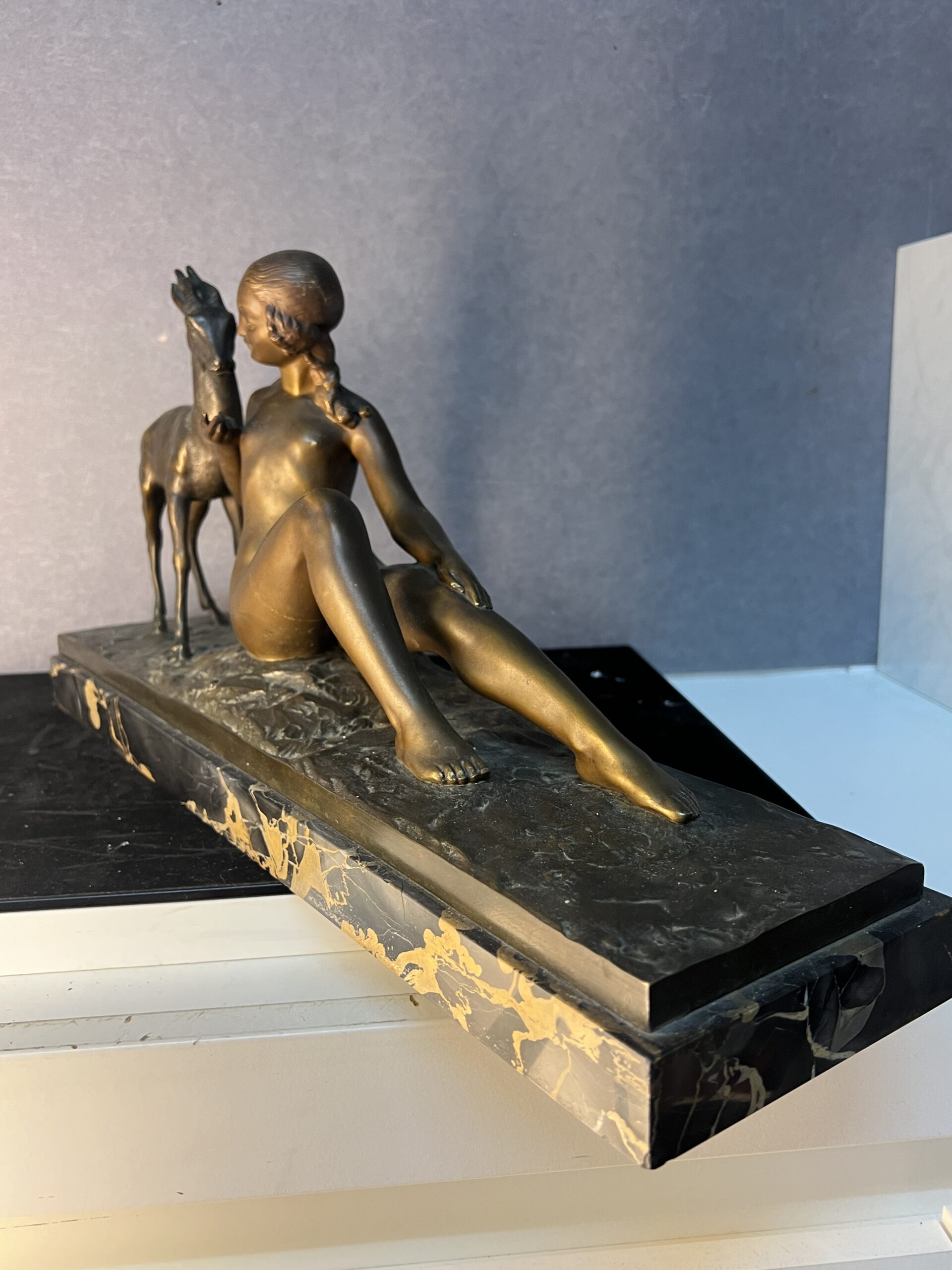 Sculpture statuette en bronze signée de René Papa, élégance Art déco et poésie animalière