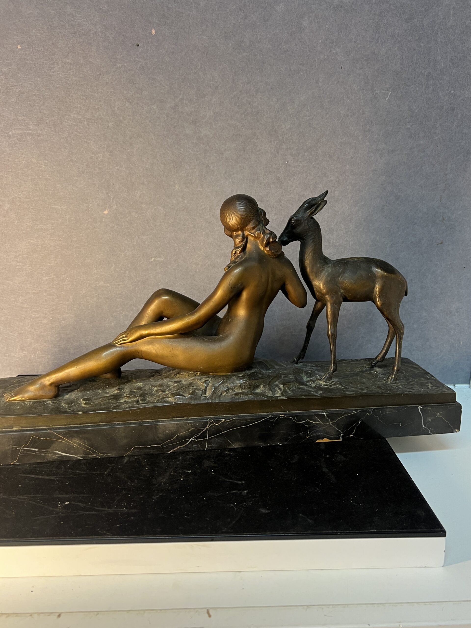 Sculpture statuette en bronze signée de René Papa, élégance Art déco et poésie animalière