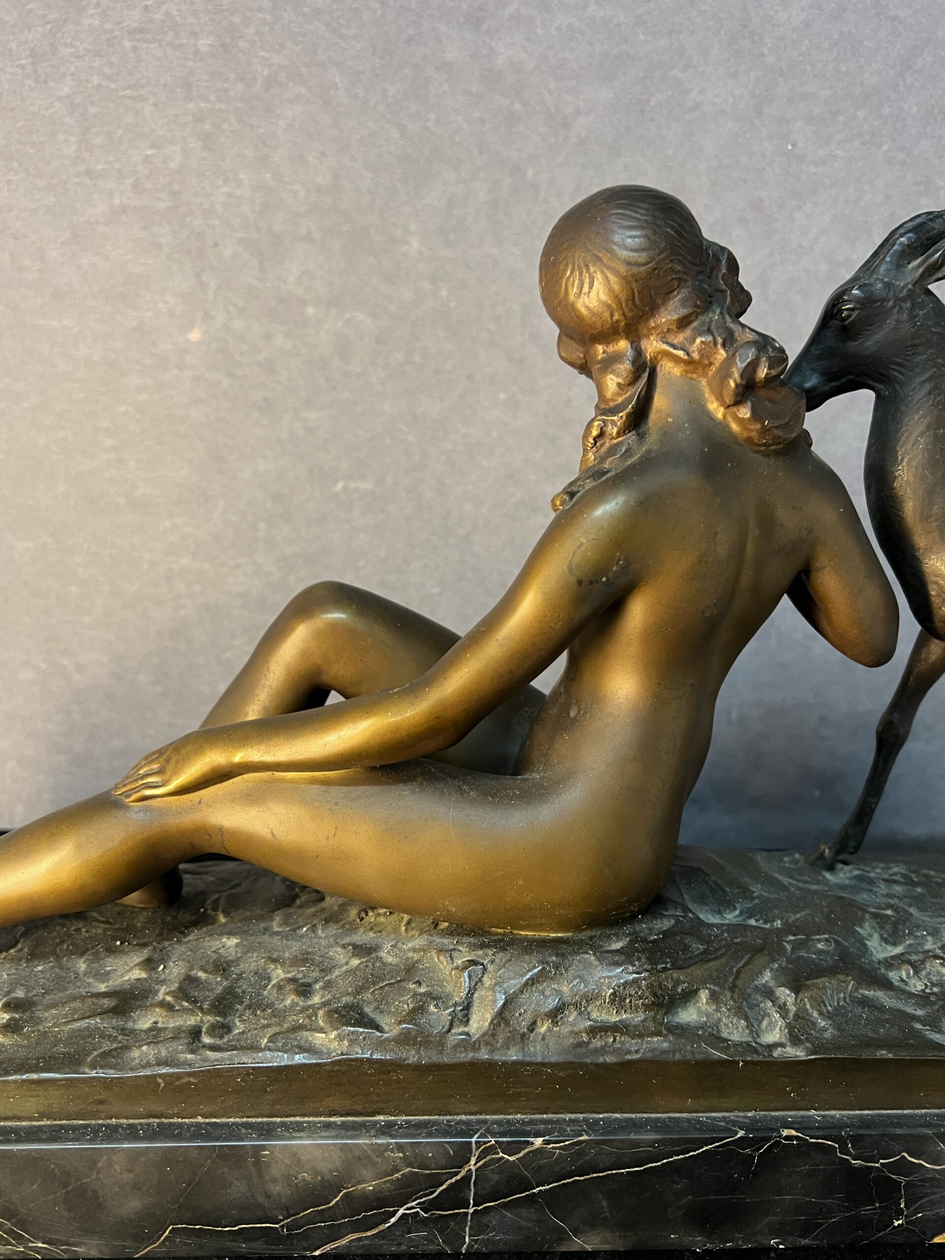 Sculpture statuette en bronze signée de René Papa, élégance Art déco et poésie animalière