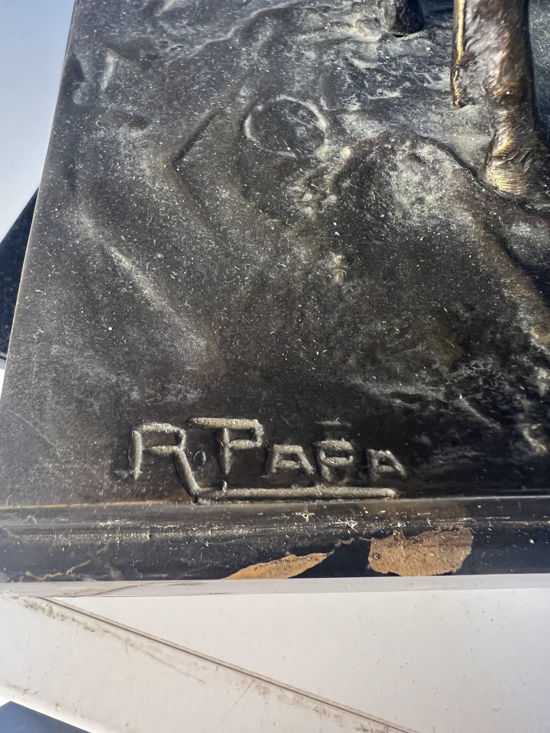 Sculpture statuette en bronze signée de René Papa, élégance Art déco et poésie animalière