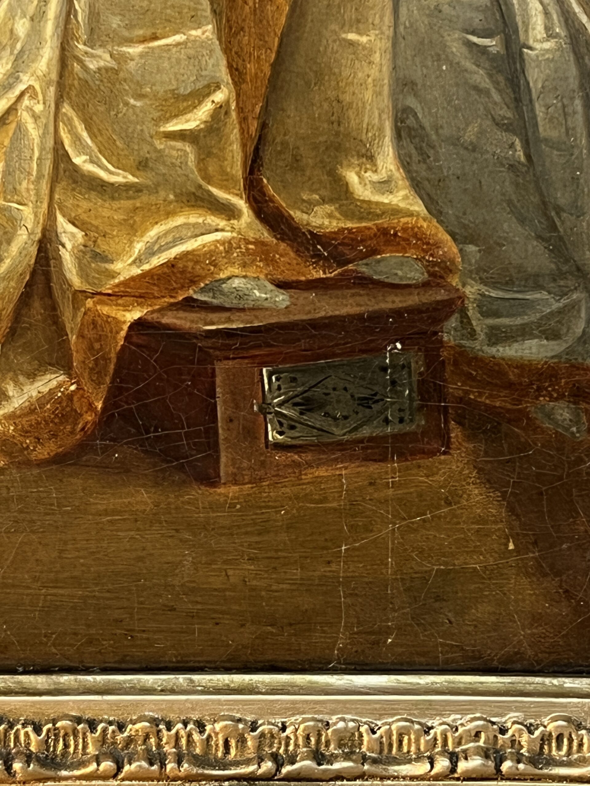 Tableau huile sur toile début XIXe, scène d'intérieur, deux femmes assises, cadre sculpté