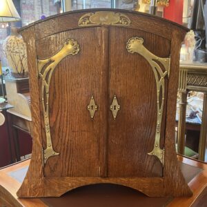 Armoirette, argentier, en chêne et ornements en bronze dorés, époque art nouveau, vers 1900