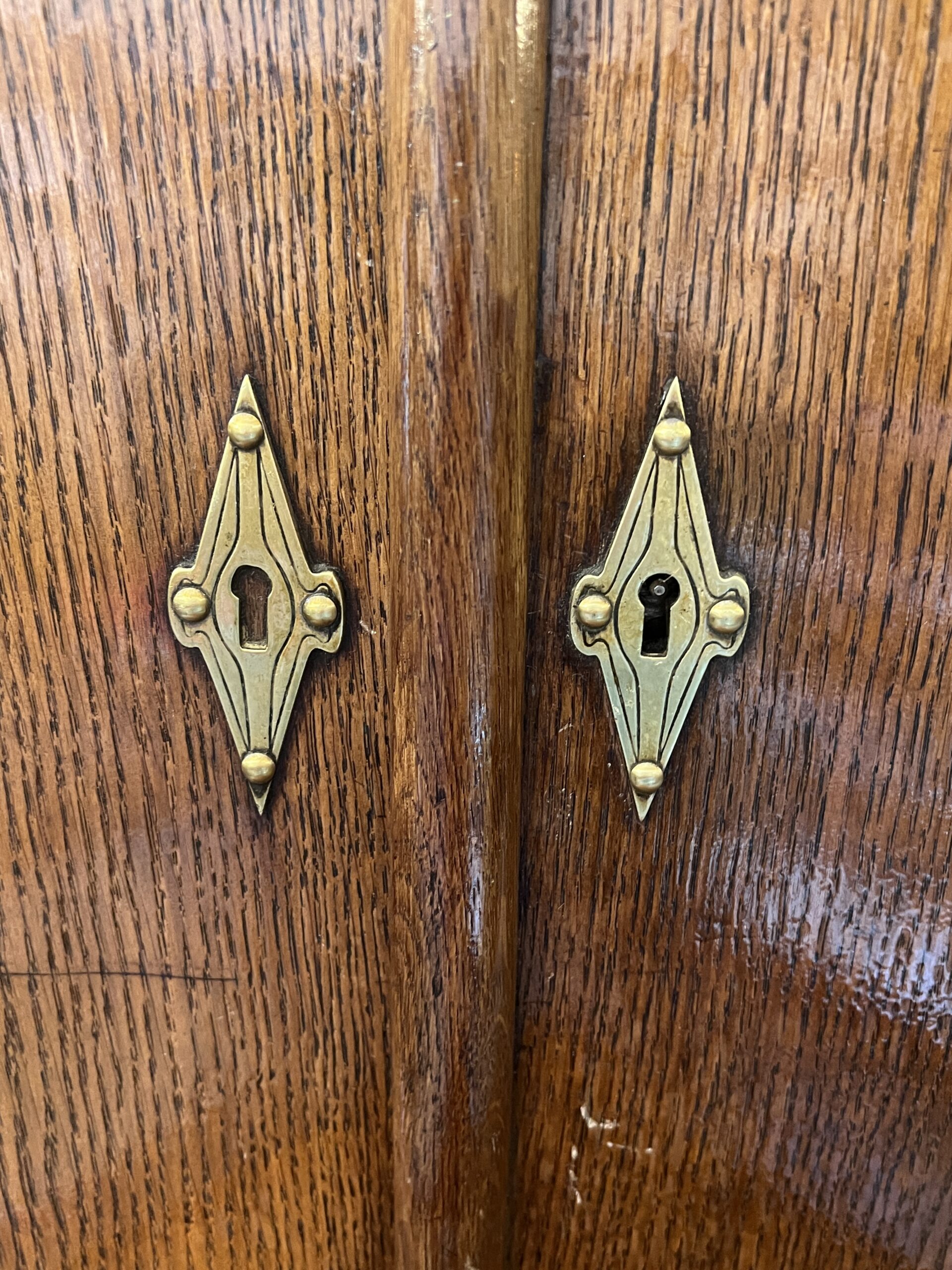 Armoirette, argentier, en chêne et ornements en bronze dorés, époque art nouveau, vers 1900