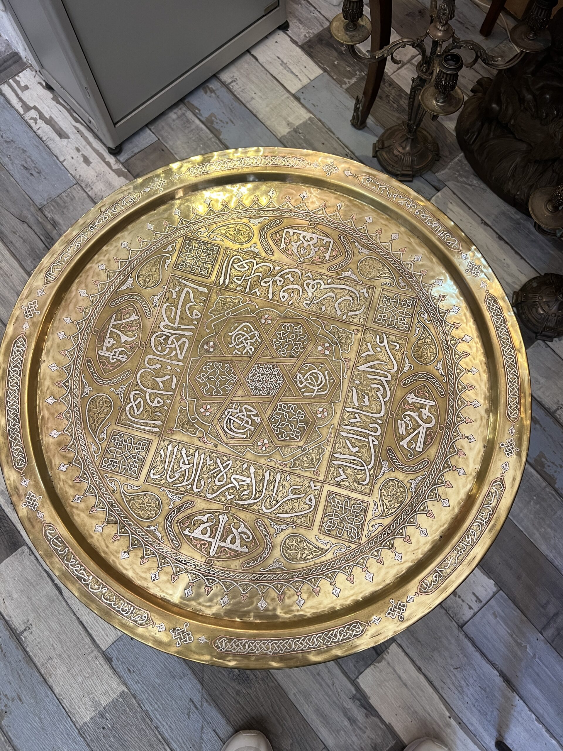 Plateau de cérémonie orientale de grande qualité en cuivre et argent, XIXe siècle, Iran Syrie