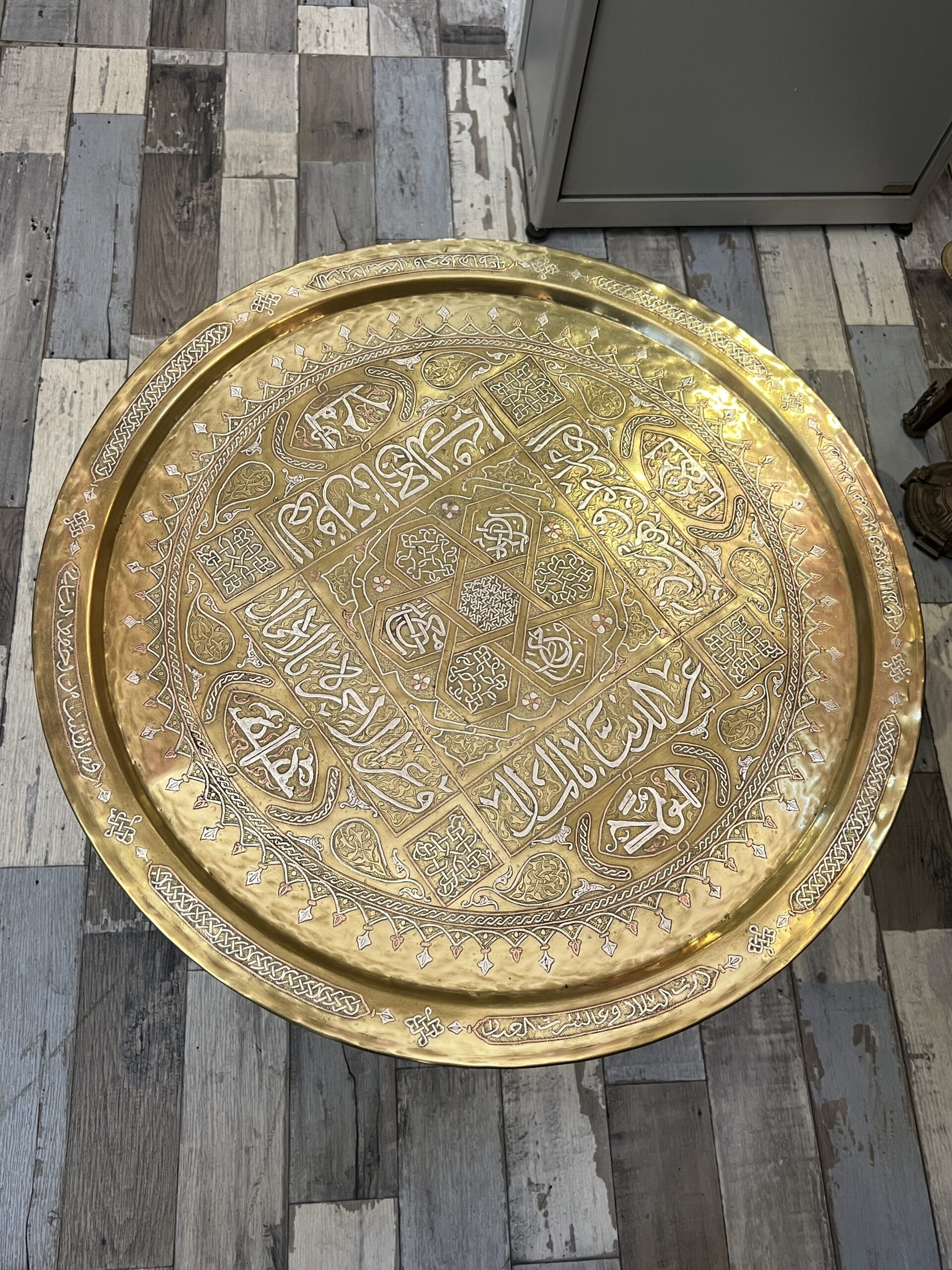 Plateau de cérémonie orientale de grande qualité en cuivre et argent, XIXe siècle, Iran Syrie
