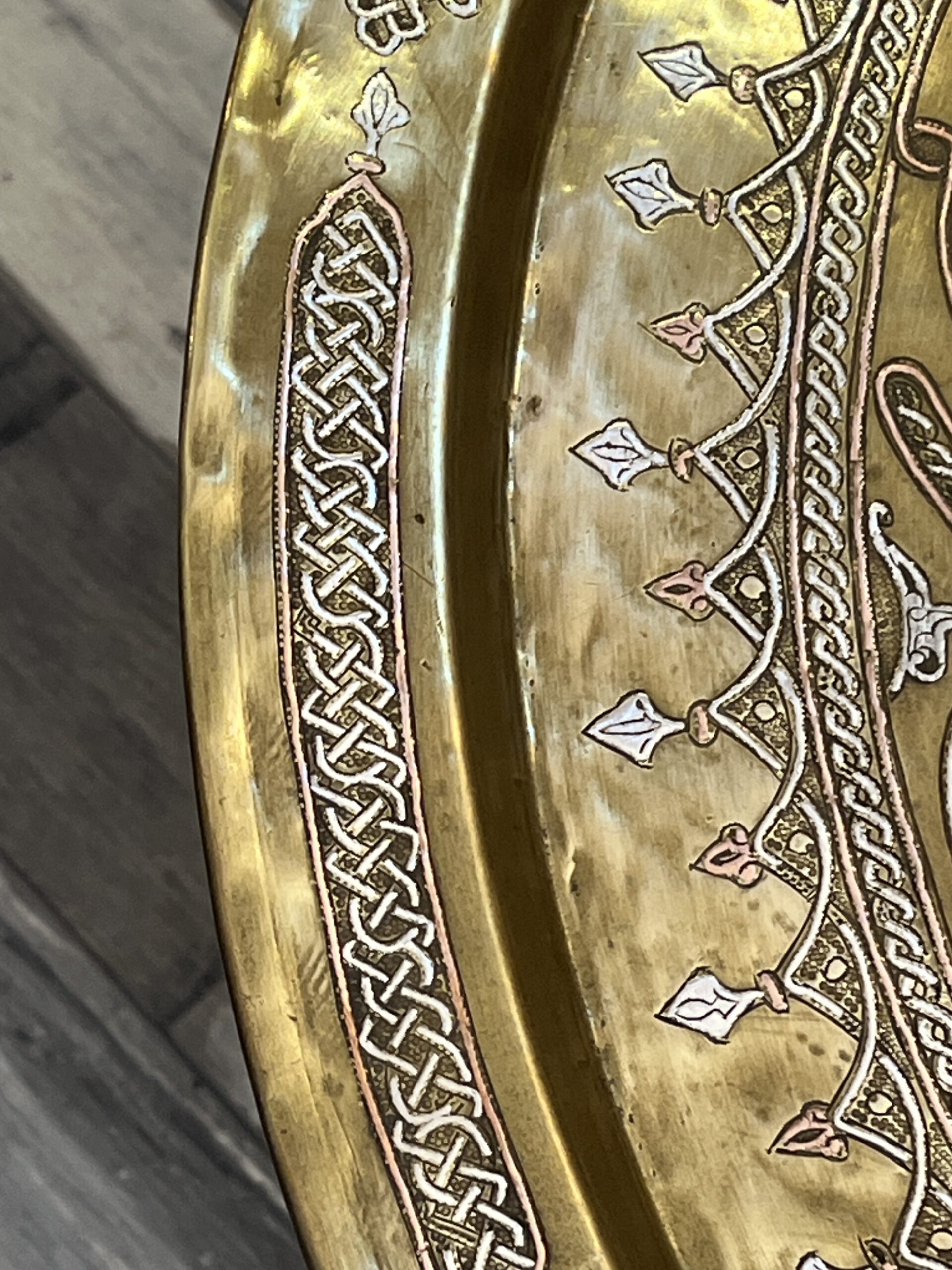 Plateau de cérémonie orientale de grande qualité en cuivre et argent, XIXe siècle, Iran Syrie