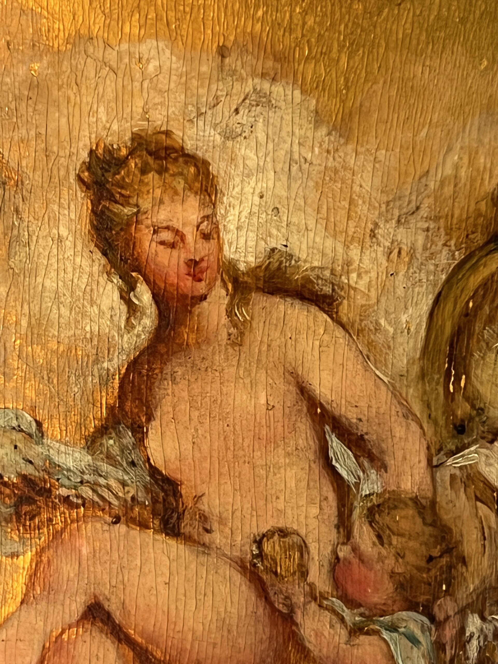 Pendule vernis Martin, cartel de table en bois doré à décor romantique et ange, XIXe Marant Fils à Paris, H 28.5 cm