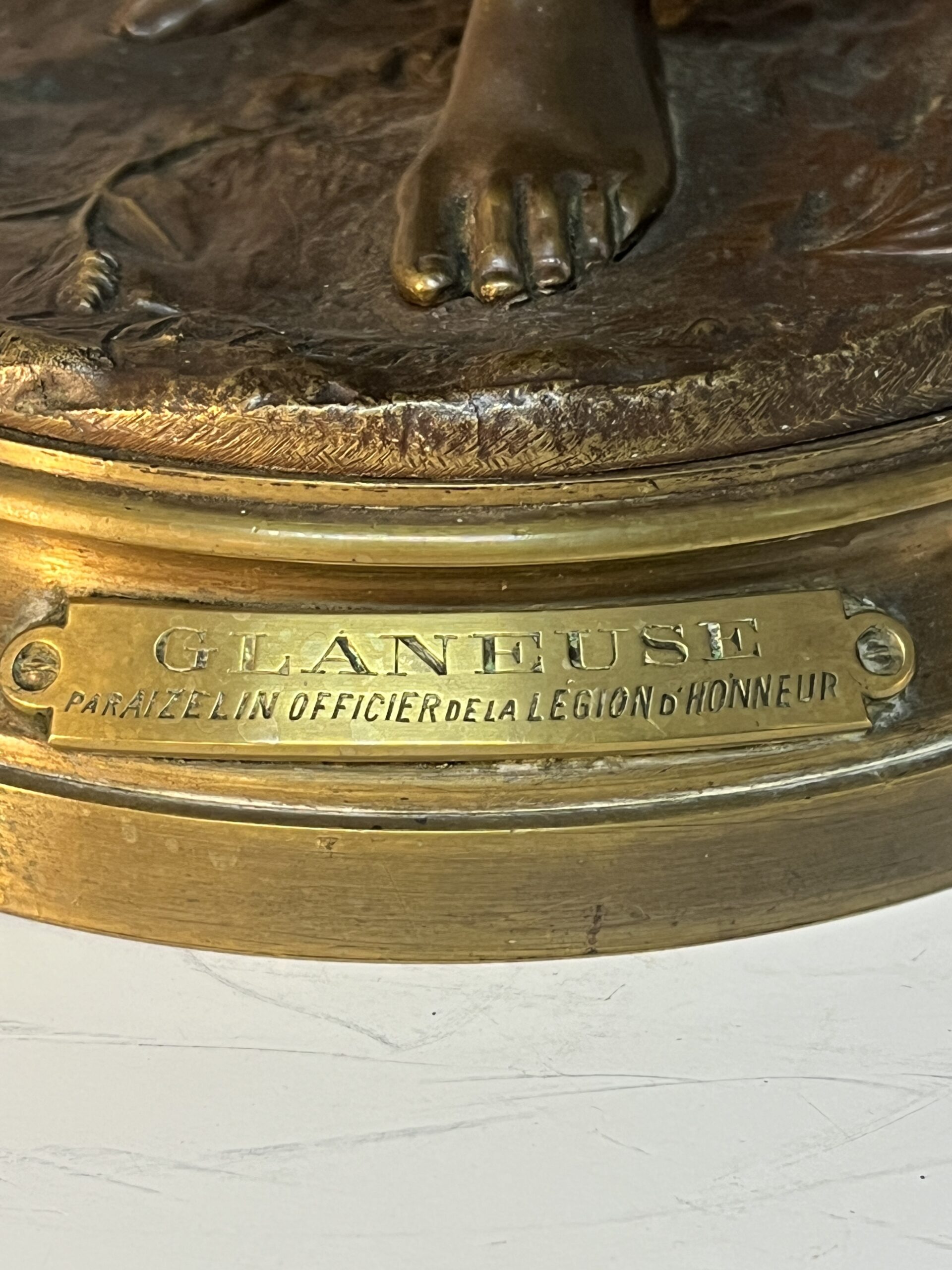 Statue en bronze "Glaneuse" d’Eugène-Antoine AIZELIN (1821-1902). H 49 cm