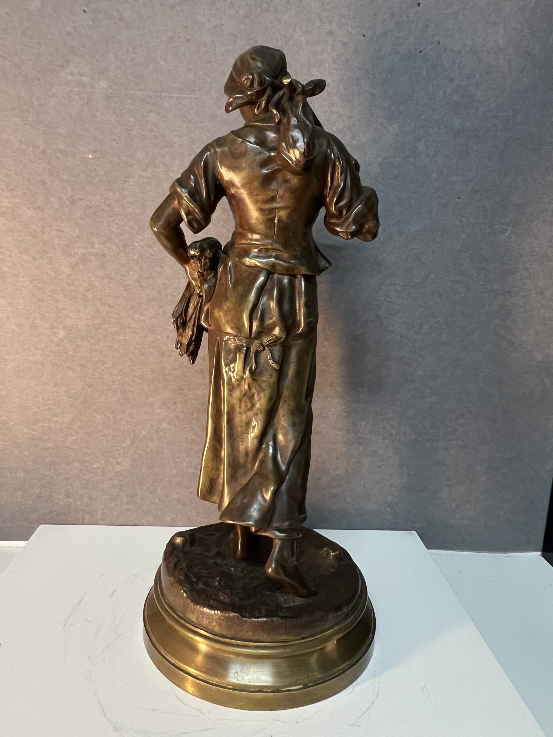 Statue en bronze "Glaneuse" d’Eugène-Antoine AIZELIN (1821-1902). H 49 cm