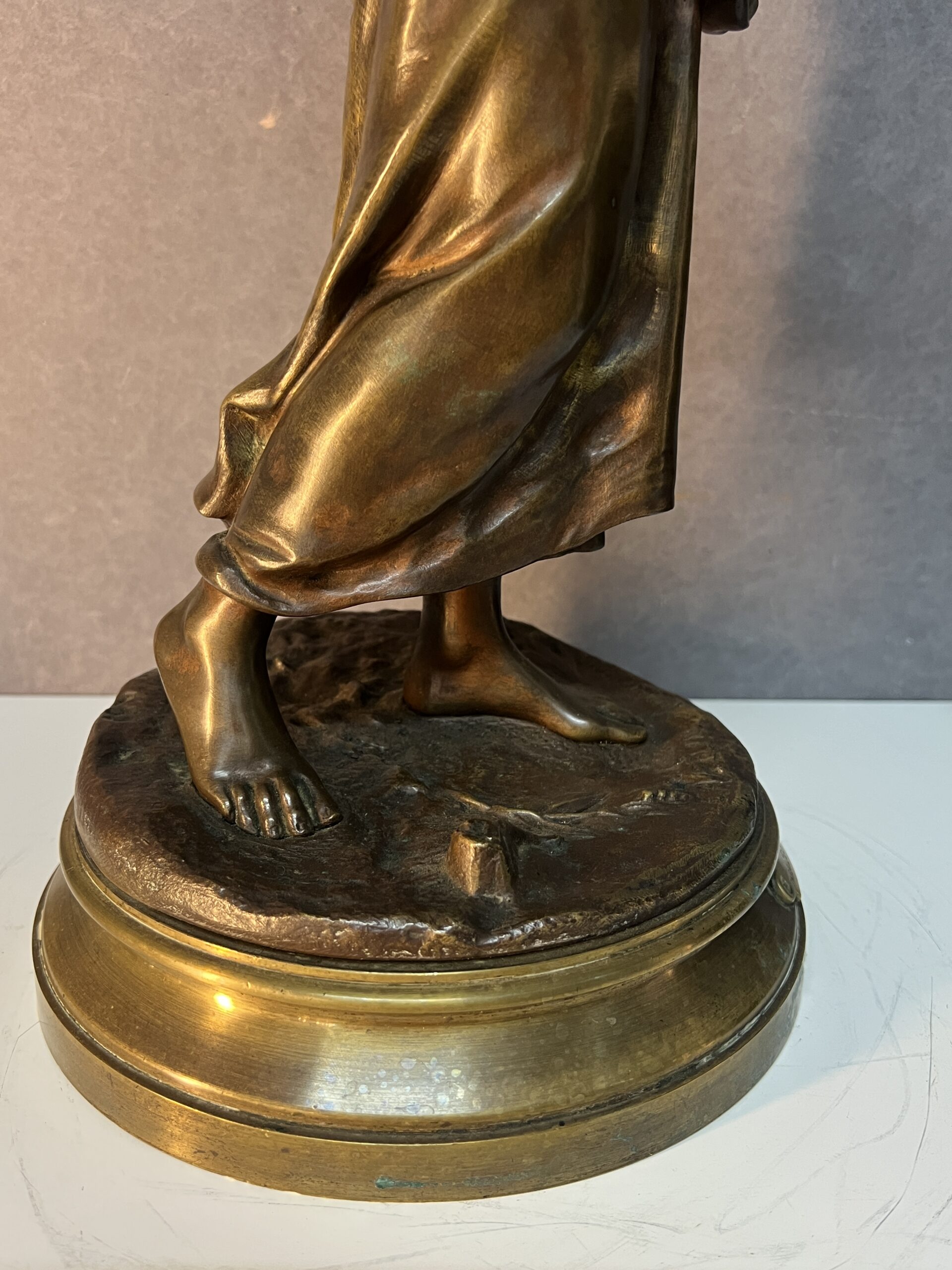 Statue en bronze "Glaneuse" d’Eugène-Antoine AIZELIN (1821-1902). H 49 cm