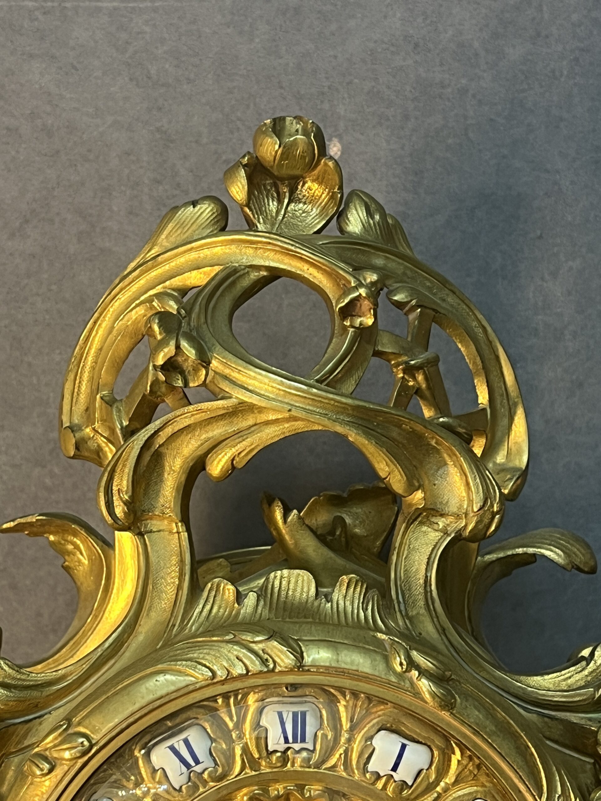 Lemerle Charpentier, bronzier à Paris au XIXe siècle, pendule type cartel et de style rocaille