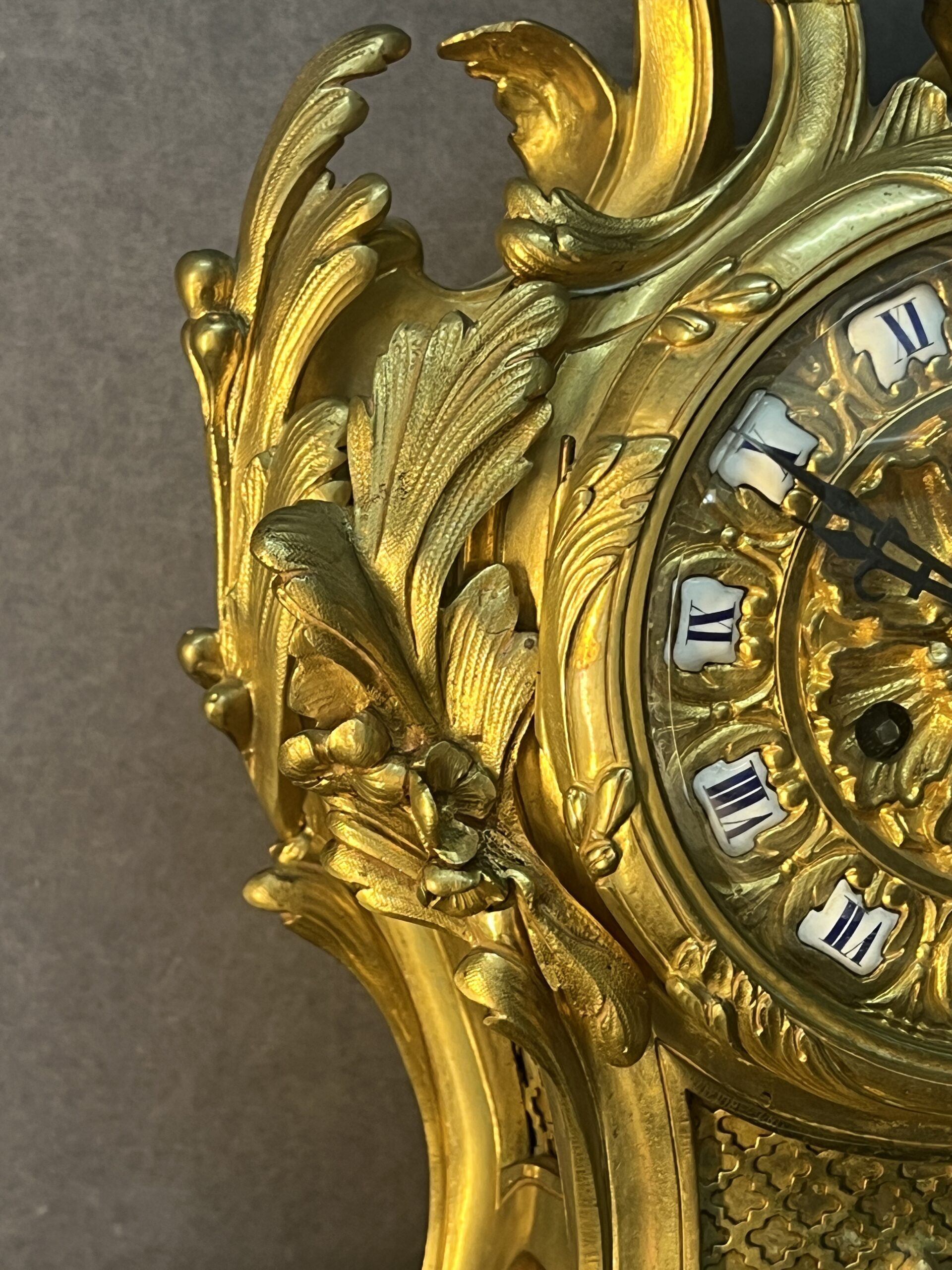 Lemerle Charpentier, bronzier à Paris au XIXe siècle, pendule type cartel et de style rocaille