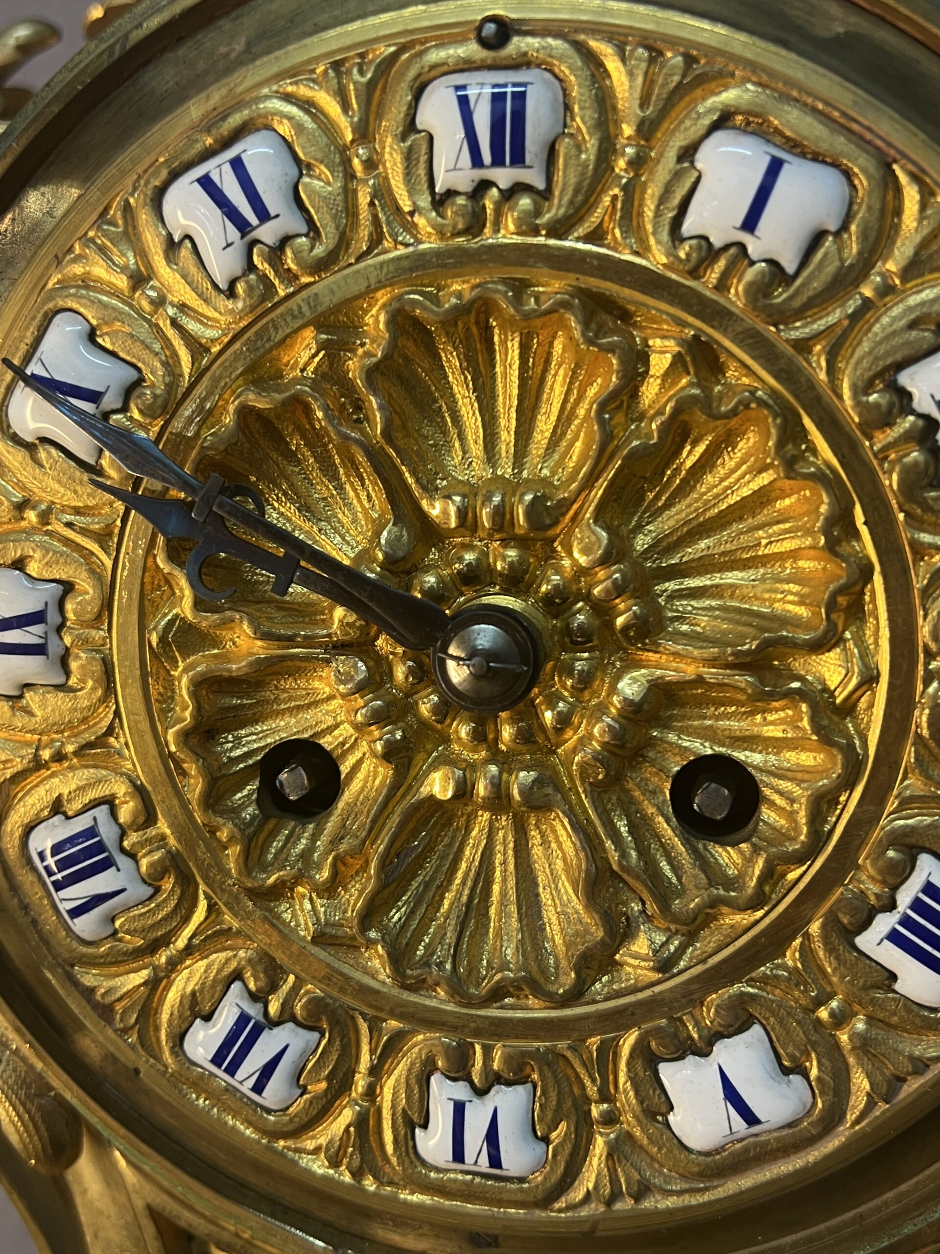 Lemerle Charpentier, bronzier à Paris au XIXe siècle, pendule type cartel et de style rocaille