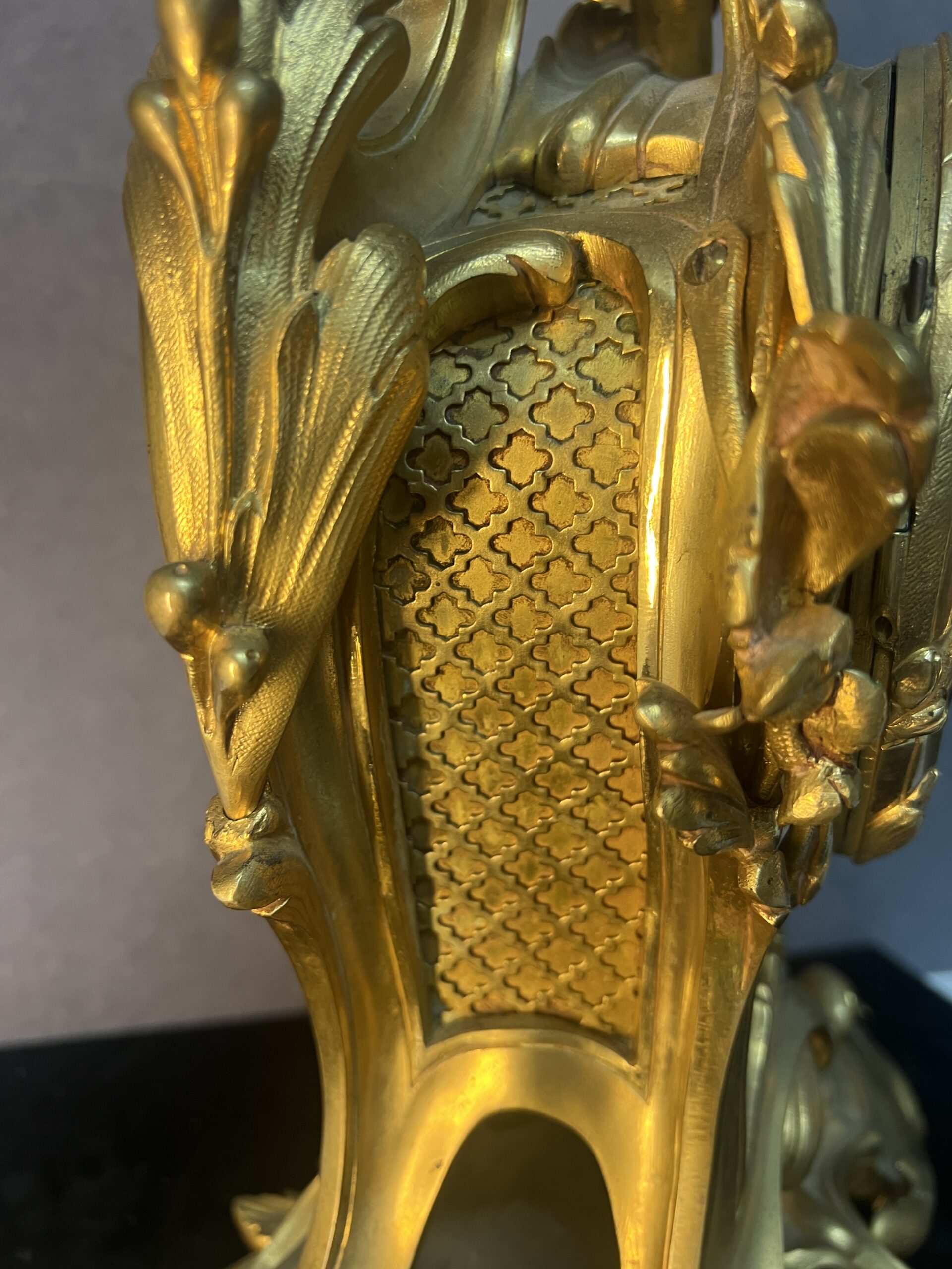 Lemerle Charpentier, bronzier à Paris au XIXe siècle, pendule type cartel et de style rocaille