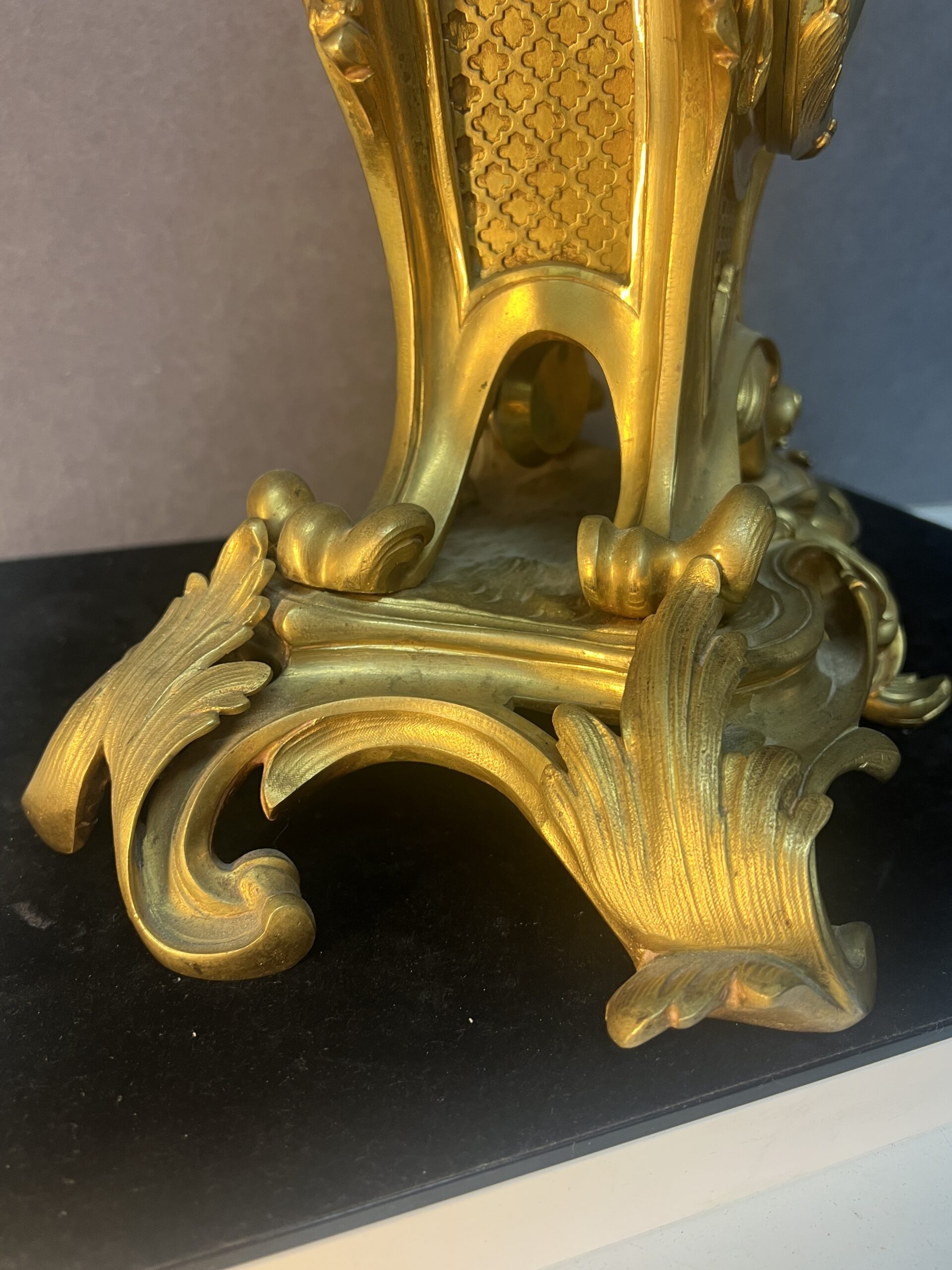 Lemerle Charpentier, bronzier à Paris au XIXe siècle, pendule type cartel et de style rocaille