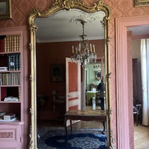 Magnifique grand miroir de château en bois doré de style Louis XV époque XIXe siècle, hauteur 233 cm