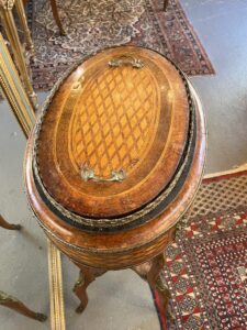 Très belle et ancienne jardinière en Marqueterie de Bois précieux, époque Napoléon III, Milieu du XIXe