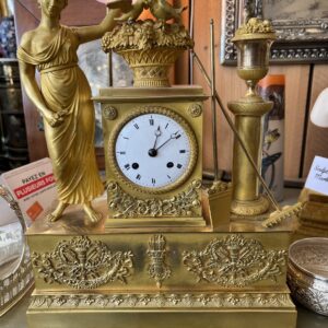 Très belle pendule romantique en bronze doré, époque XIXe siècle