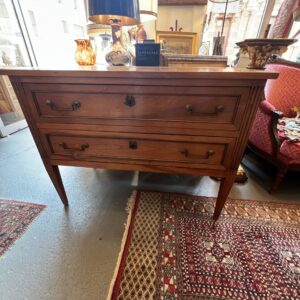 Commode sauteuse Louis XVI, épopque XVIIIe siècle en noyer massif
