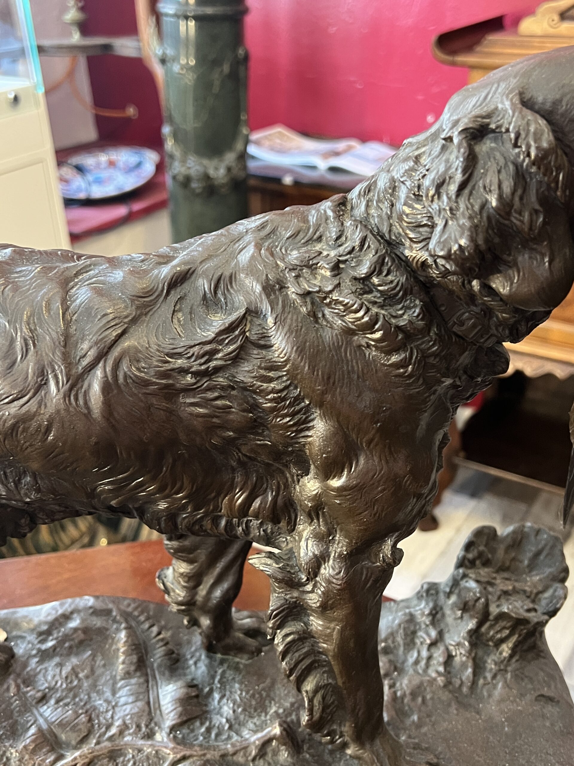Bronze animalier de chasse en bronze patiné " L’Épagneul au faisan ", Jules Moigniez, longueur 50 cm