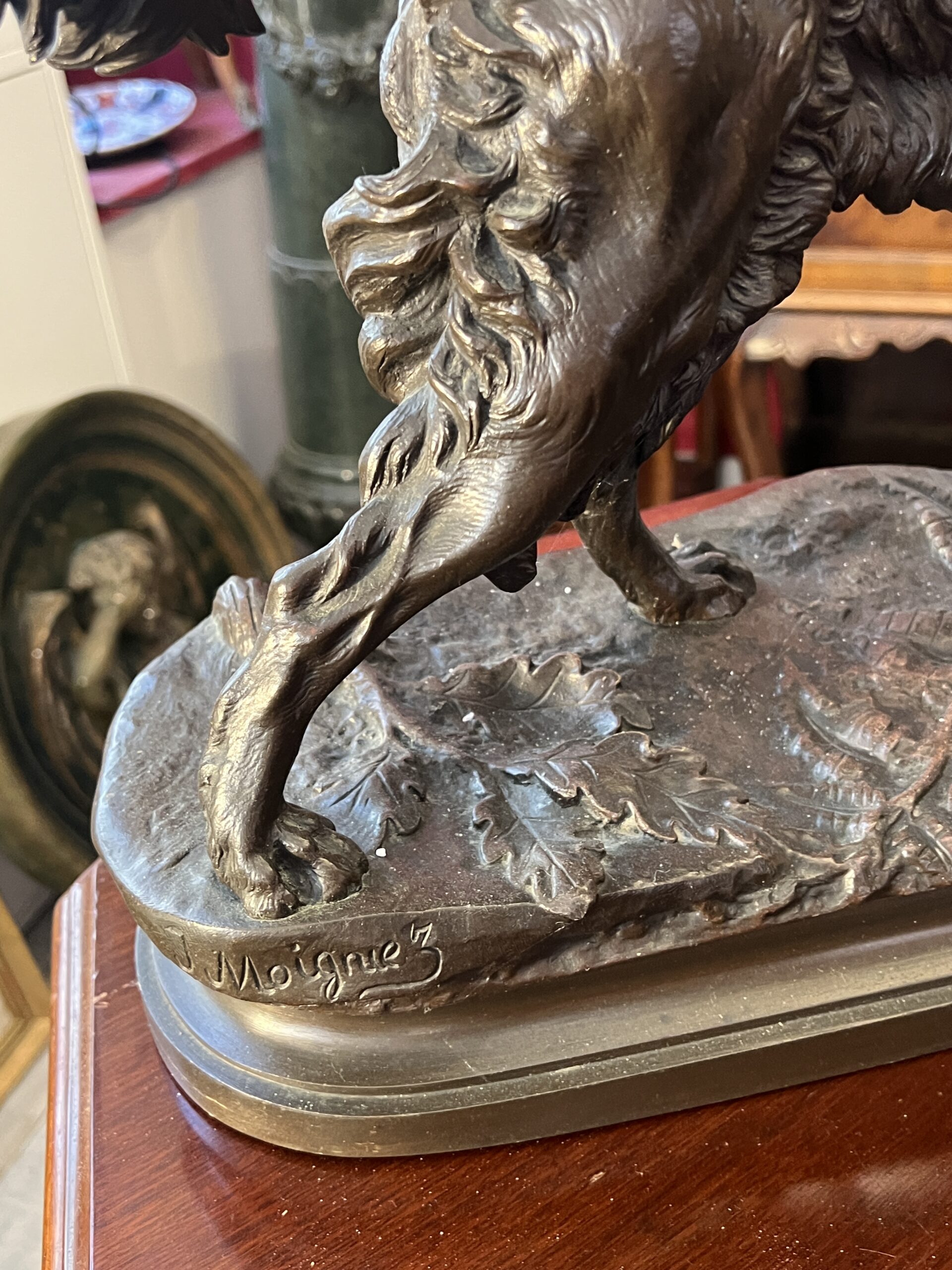 Bronze animalier de chasse en bronze patiné " L’Épagneul au faisan ", Jules Moigniez, longueur 50 cm