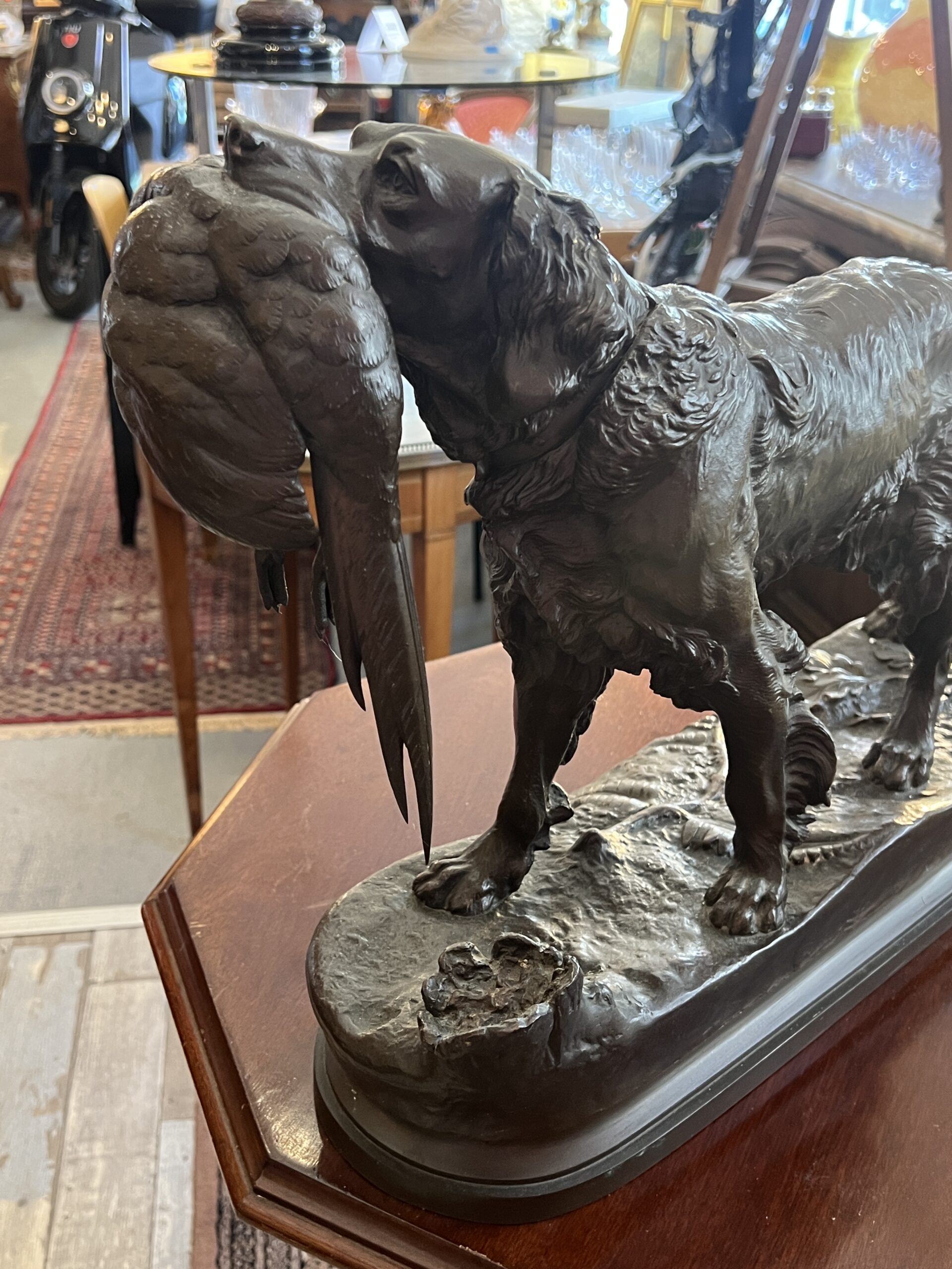 Bronze animalier de chasse en bronze patiné " L’Épagneul au faisan ", Jules Moigniez, longueur 50 cm