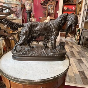 Bronze animalier de chasse en bronze patiné " L’Épagneul au faisan ", Jules Moigniez, longueur 50 cm