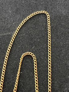 Chaîne de cou à mailles gourmette en or jaune 18 K, médaille Pièce 40 lire Italie, poids 28.4 grs