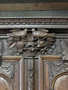 Armoire de mariage en chêne. Chef-d’œuvre d’élégance et de tradition Normande du XIXe siècle