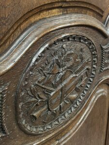 Armoire de mariage en chêne. Chef-d’œuvre d’élégance et de tradition Normande du XIXe siècle